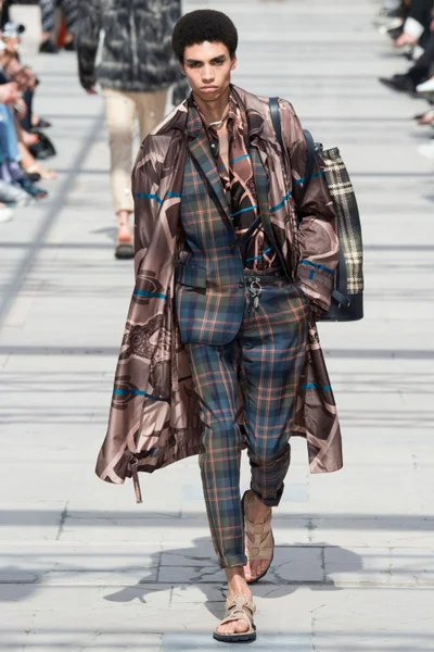 Look 19